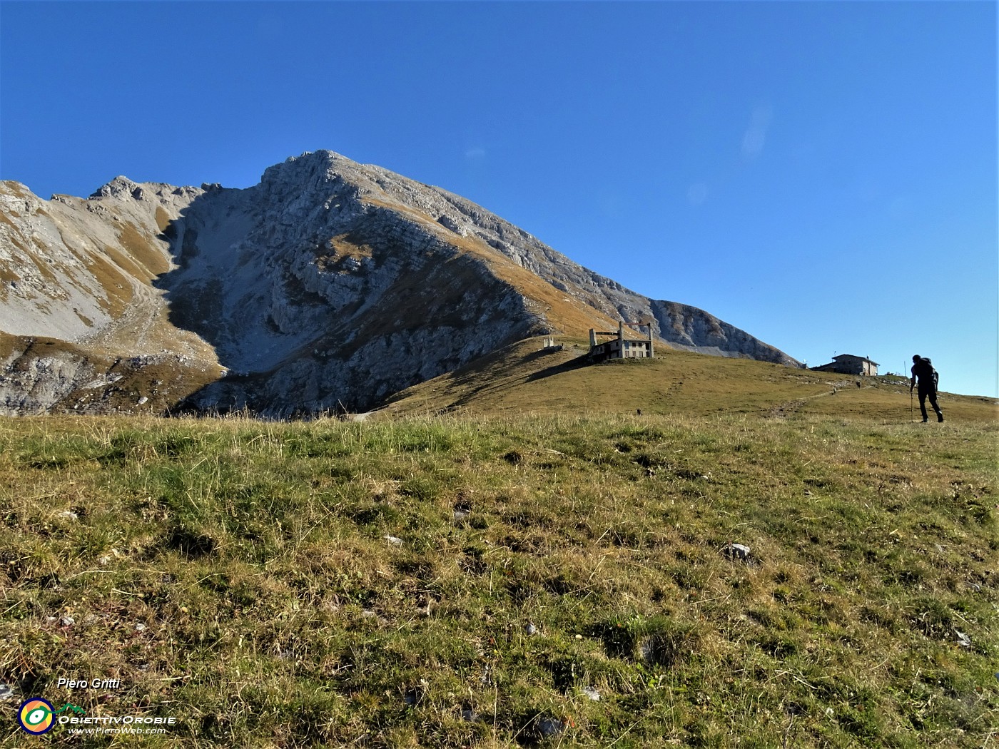 16 Capanna 2000, rifugio per l'Arera .JPG